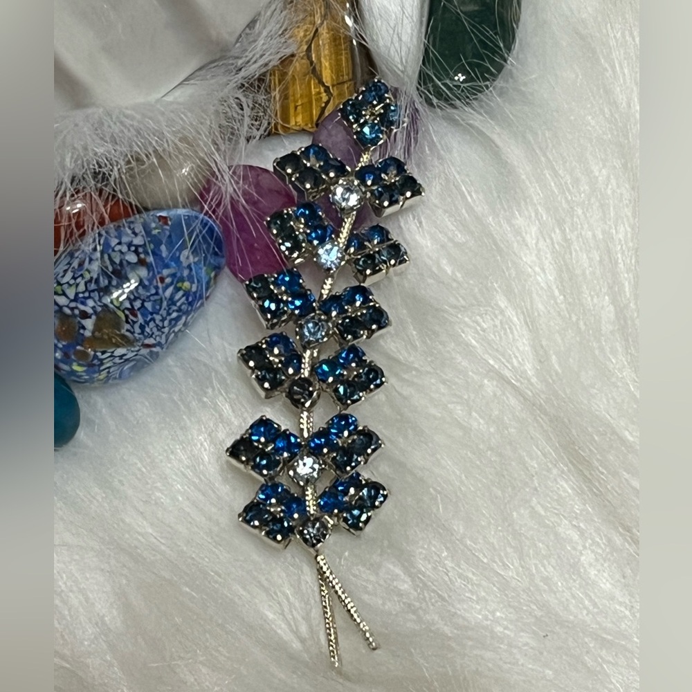 Vintage Elongated Rhinestone Brooch